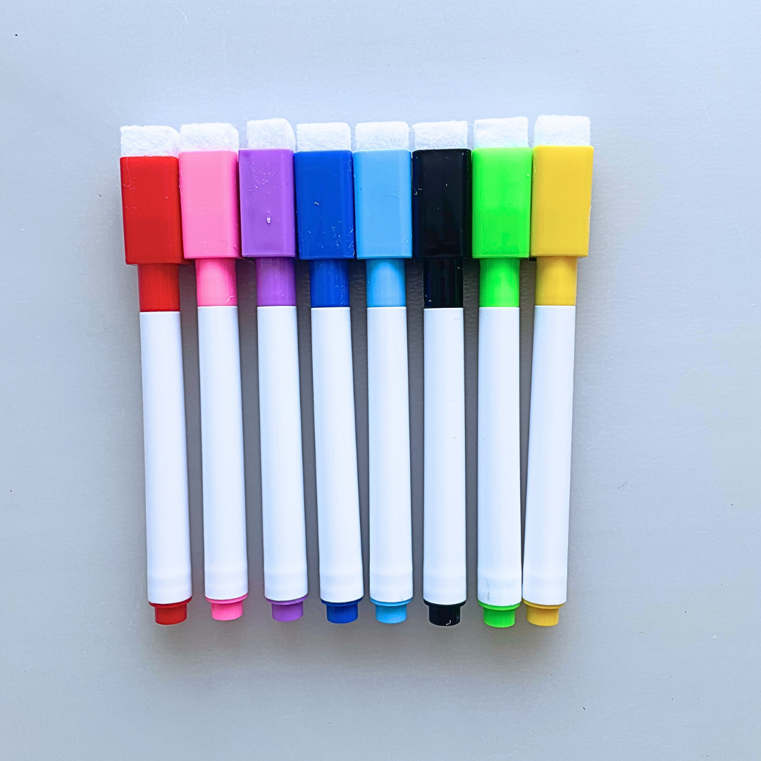 Pack tableau blanche et noir et feutres colorés